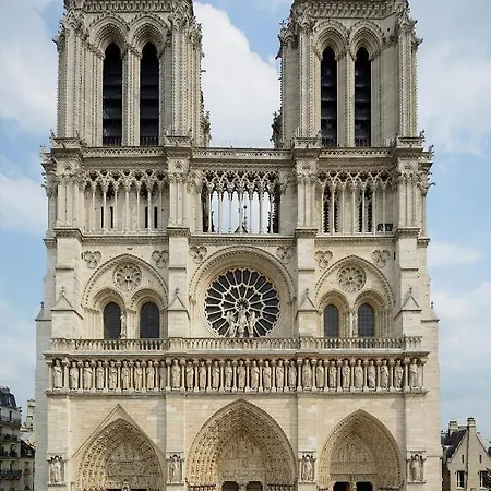 Rivoli Notre Dame D'hotes Private 4*