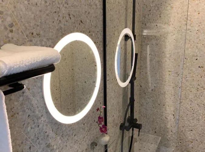 Oda ve Kahvaltı Rivoli Notre Dame D'hotes Private 4*